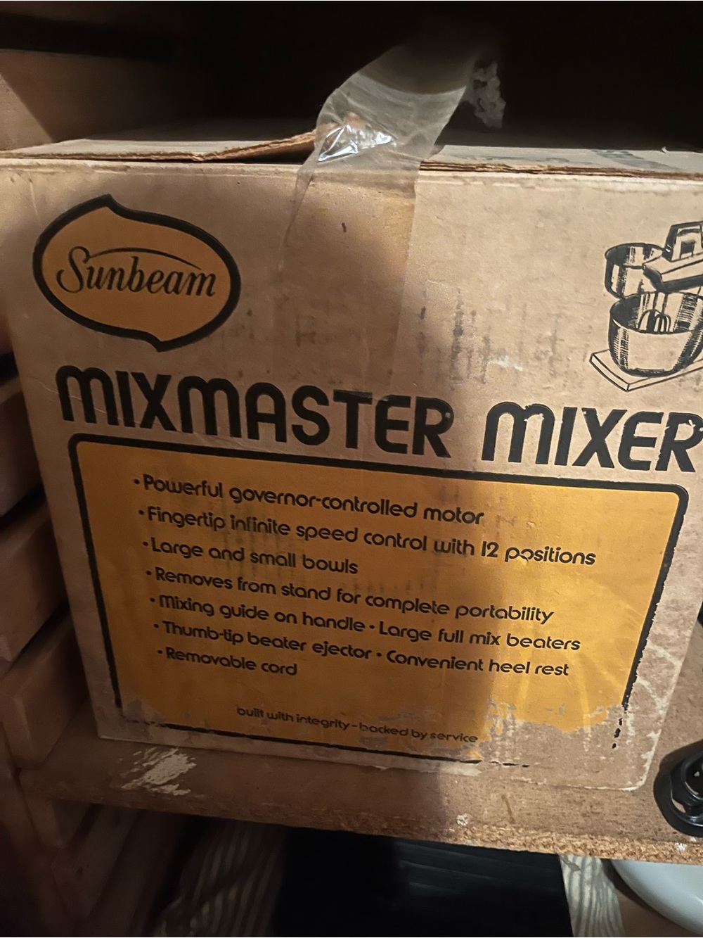 Vintage Sunbeam Mixmaster
Stand Mixer 2.5 qt 125W 12-Speed Almond Stainless